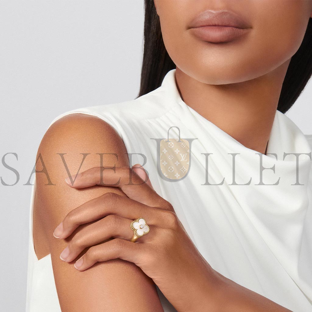 VAN CLEEF ARPELS VINTAGE ALHAMBRA RING - YELLOW GOLD, DIAMOND, MOTHER-OF-PEARL  VCARA41100